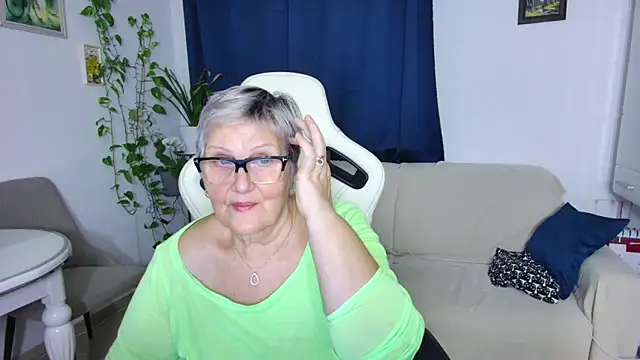 Selenna57 online show from February 11, 2026, 6:13 pm