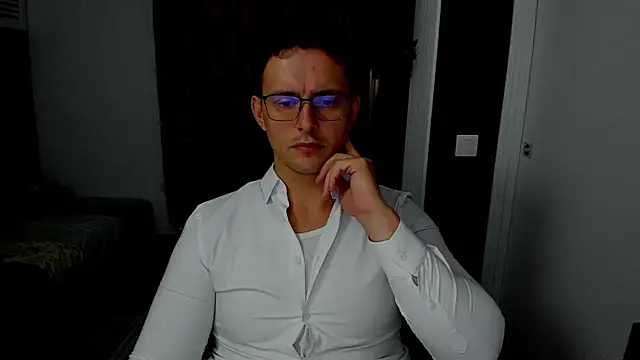 sexxymuscles4u online show from October 19, 2025, 1:01 pm