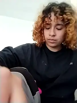 Snapshot of EmmaMelissa0521 chatting on February 9, 2026, 4:11 pm EmmaMelissa0521 online show from February 9, 2026, 4:11 pm