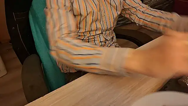 Snapshot of Danyell_K287 chatting on December 4, 2024, 9:35 pm Danyell K287 online show from December 4, 2024, 9:35 pm