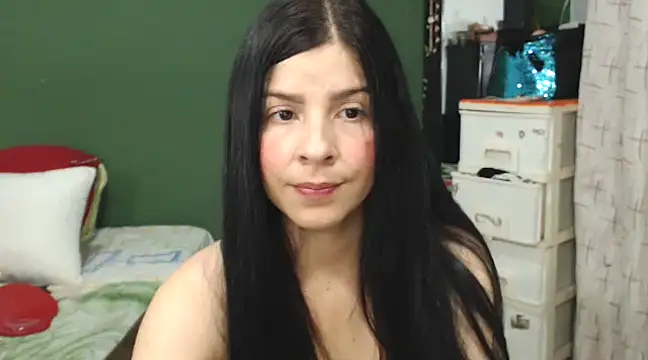 Estefani 32 online show from January 18, 2025, 6:10 pm