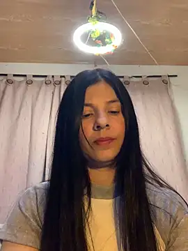 Estefani 32 online show from March 12, 2026, 11:11 pm