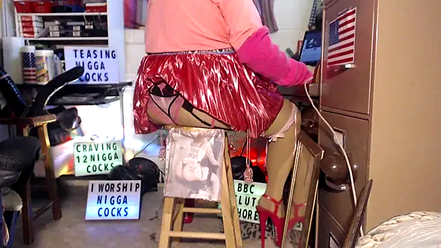 Snapshot of tgirljillforbbc chatting on November 2, 2025, 8:11 pm tgirljillforbbc online show from November 2, 2025, 8:11 pm