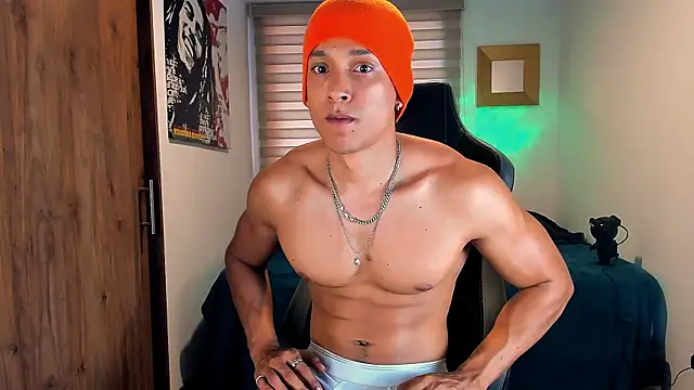 Liam V online show from February 3, 2025, 8:57 pm