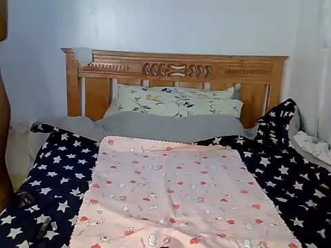 Snapshot of purplescarlet chatting on January 5, 2026, 10:24 pm purplescarlet online show from January 5, 2026, 10:24 pm