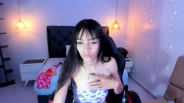 AMELIELEONE online show from February 17, 2025, 1:10 pm