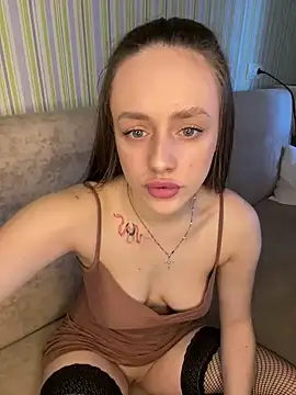 Lisaaan online show from March 16, 2025, 9:49 am