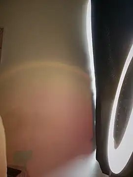 DulceLenns online show from February 5, 2026, 6:34 pm