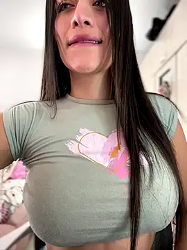 Emmily 19 online show from December 19, 2025, 3:30 pm