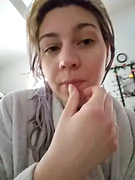 Snapshot of ScarletCallings420 chatting on December 22, 2024, 9:20 pm ScarletCallings420 online show from December 22, 2024, 9:20 pm