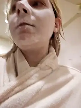 Snapshot of ScarletCallings420 chatting on February 18, 2025, 4:37 pm ScarletCallings420 online show from February 18, 2025, 4:37 pm