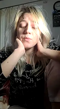 Snapshot of ScarletCallings420 chatting on February 28, 2025, 6:09 pm ScarletCallings420 online show from February 28, 2025, 6:09 pm