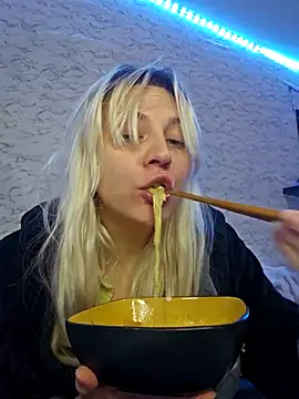 ScarletCallings420 online show from January 5, 2026, 10:24 pm