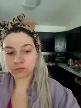 Snapshot of ScarletCallings420 chatting on April 3, 2026, 4:16 pm ScarletCallings420 online show from April 3, 2026, 4:16 pm