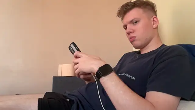 sexybooii6968 online show from September 12, 2025, 4:18 pm