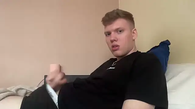 sexybooii6968 online show from April 10, 2026, 3:28 pm