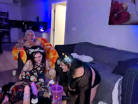 Snapshot of Cutegothcrybabyx chatting on January 15, 2025, 9:24 am Cutegothcrybabyx online show from January 15, 2025, 9:24 am