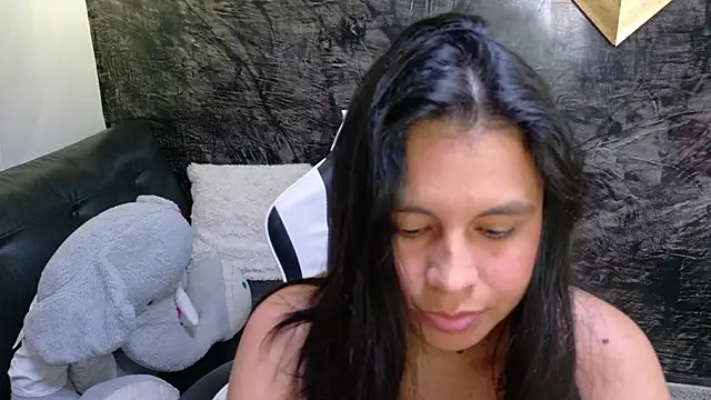 olivia love  online show from July 2, 2026, 12:43 am
