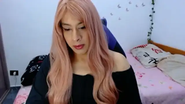 OriannaDomenechi online show from June 1, 2026, 11:17 pm