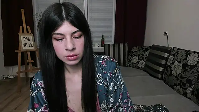 MolagAnna online show from November 12, 2025, 8:30 pm