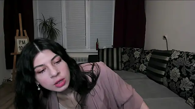 MolagAnna online show from December 16, 2025, 7:52 pm