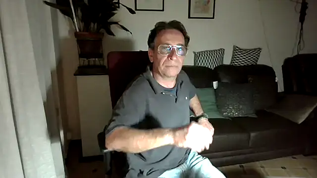 HETEREOMAN online show from October 18, 2025, 7:03 pm