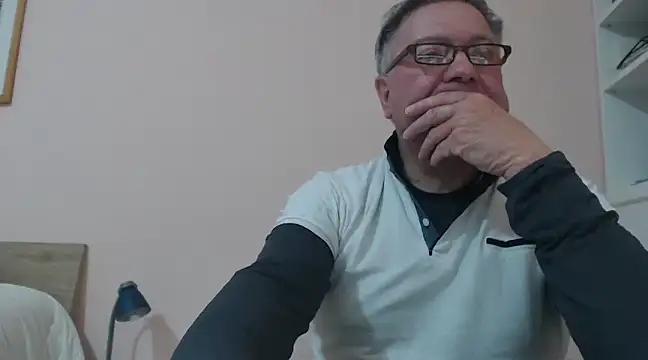 Snapshot of YOU6me chatting on December 26, 2024, 6:12 pm YOU6me online show from December 26, 2024, 6:12 pm