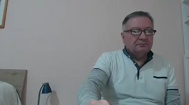 Snapshot of YOU6me chatting on January 14, 2025, 3:57 pm YOU6me online show from January 14, 2025, 3:57 pm