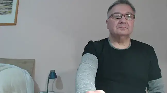 Snapshot of YOU6me chatting on January 26, 2025, 5:44 pm YOU6me online show from January 26, 2025, 5:44 pm