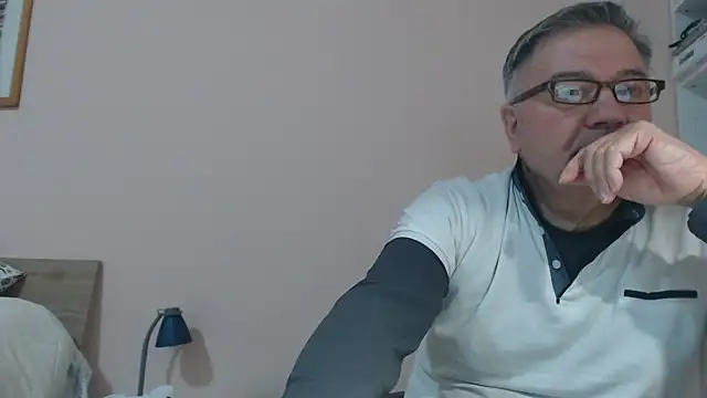 Snapshot of YOU6me chatting on February 16, 2025, 6:10 pm YOU6me online show from February 16, 2025, 6:10 pm