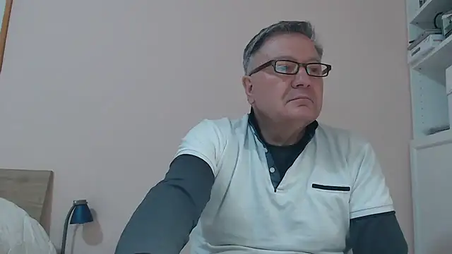 Snapshot of YOU6me chatting on February 27, 2025, 2:54 pm YOU6me online show from February 27, 2025, 2:54 pm