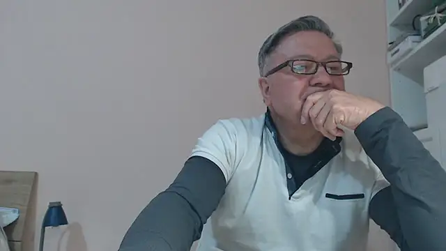 Snapshot of YOU6me chatting on March 1, 2025, 6:54 pm YOU6me online show from March 1, 2025, 6:54 pm