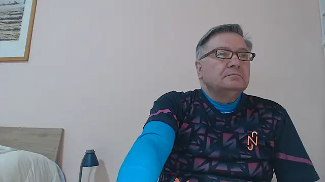 Snapshot of YOU6me chatting on March 18, 2025, 4:37 pm YOU6me online show from March 18, 2025, 4:37 pm