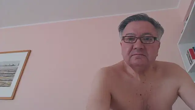 Snapshot of YOU6me chatting on March 19, 2025, 9:49 am YOU6me online show from March 19, 2025, 9:49 am