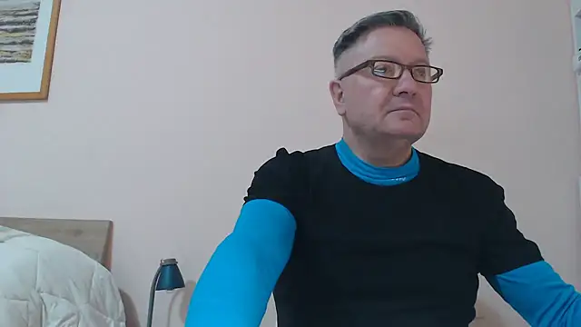 Snapshot of YOU6me chatting on March 20, 2025, 5:58 pm YOU6me online show from March 20, 2025, 5:58 pm