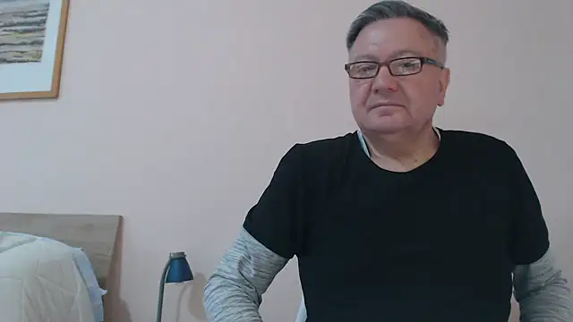 Snapshot of YOU6me chatting on March 21, 2025, 3:13 pm YOU6me online show from March 21, 2025, 3:13 pm