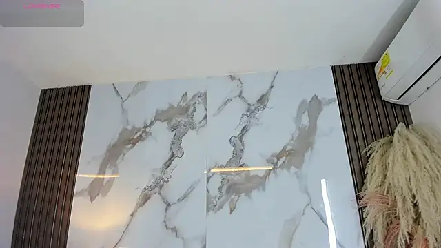 hannahill69 online show from March 20, 2026, 4:50 am