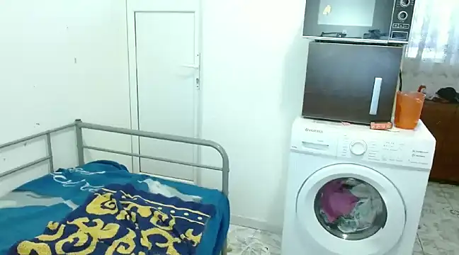 Snapshot of RidemerafSuzana chatting on March 19, 2025, 10:55 am RidemerafSuzana online show from March 19, 2025, 10:55 am