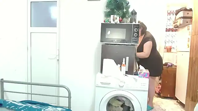 RidemerafSuzana online show from December 3, 2025, 11:41 am