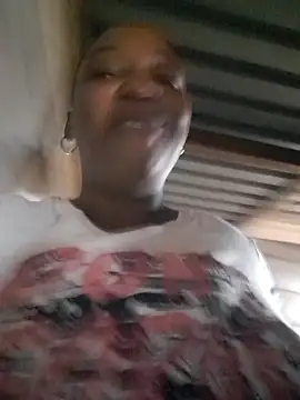 winterqueenx online show from February 1, 2025, 4:11 pm