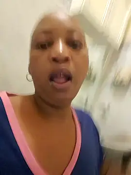 winterqueenx online show from March 21, 2025, 2:18 am