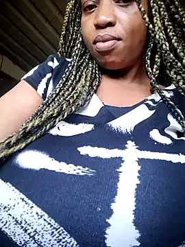 winterqueenx online show from June 26, 2026, 10:41 am
