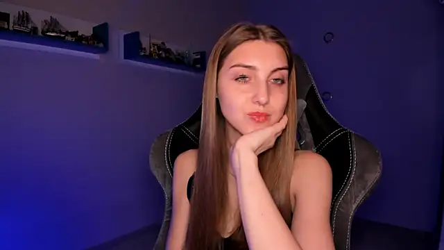 CassiaBlade1 online show from January 7, 2025, 7:06 pm