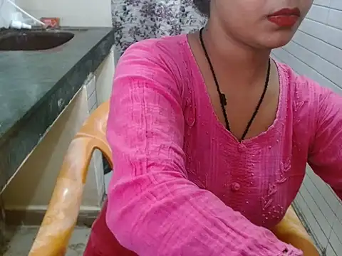 LovingPihu online show from September 28, 2025, 5:24 am