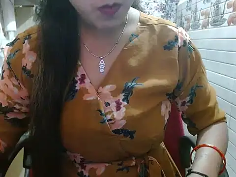 LovingPihu online show from March 27, 2026, 5:24 am