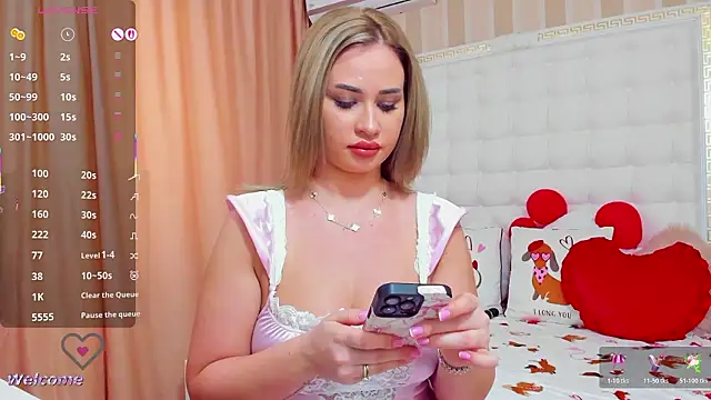 Snapshot of sassy_madeline chatting on February 23, 2026, 11:29 am sassy madeline online show from February 23, 2026, 11:29 am