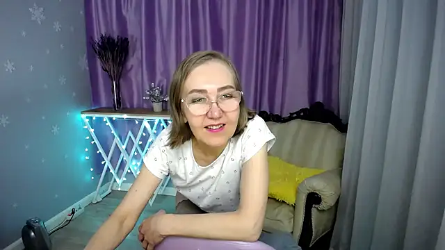 queen a n i online show from April 10, 2026, 10:31 am