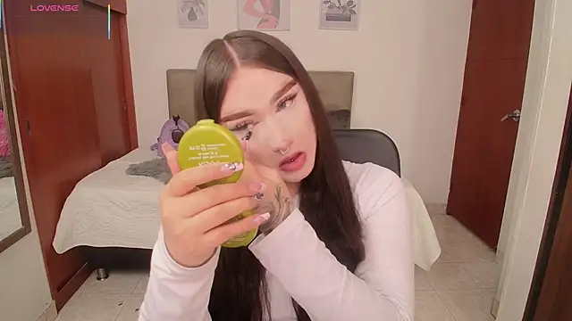 Snapshot of Miley_Baker chatting on February 23, 2026, 3:31 pm Miley Baker online show from February 23, 2026, 3:31 pm