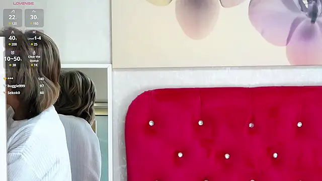 LoraDelNiro online show from March 22, 2025, 7:42 pm