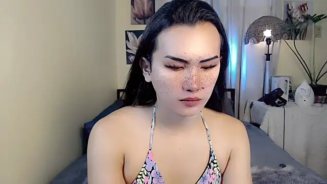 beatrice 21 online show from October 30, 2025, 12:45 am